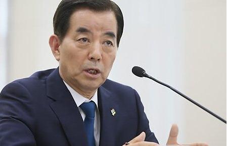 资料图片：韩国国防部长官韩民求。