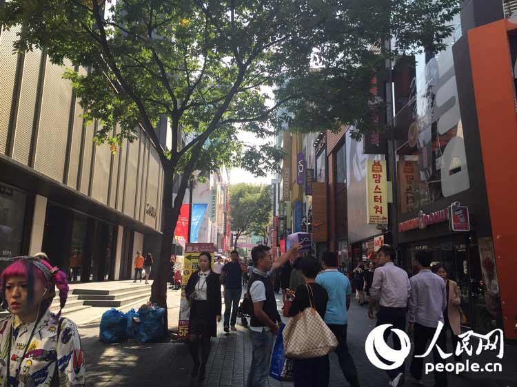 据韩国旅游发展局预估，今年黄金周期间访韩中国游客达21万人次，与去年同期相比涨幅30%。（拍摄：王昱祺）