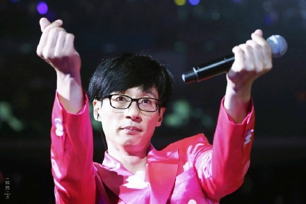 权志龙鹿晗朴有天李易峰TFboys 中韩明星比手指爱心表达爱意（组图）