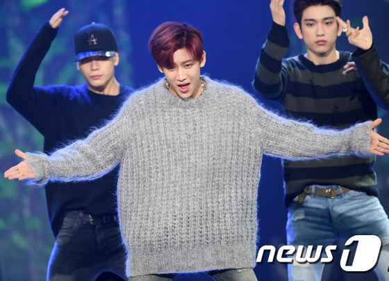 got7夺得《The Show》第一位 BamBam多变表情显呆萌【组图】