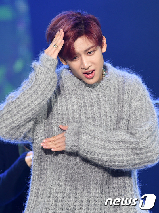 got7夺得《The Show》第一位 BamBam多变表情显呆萌【组图】