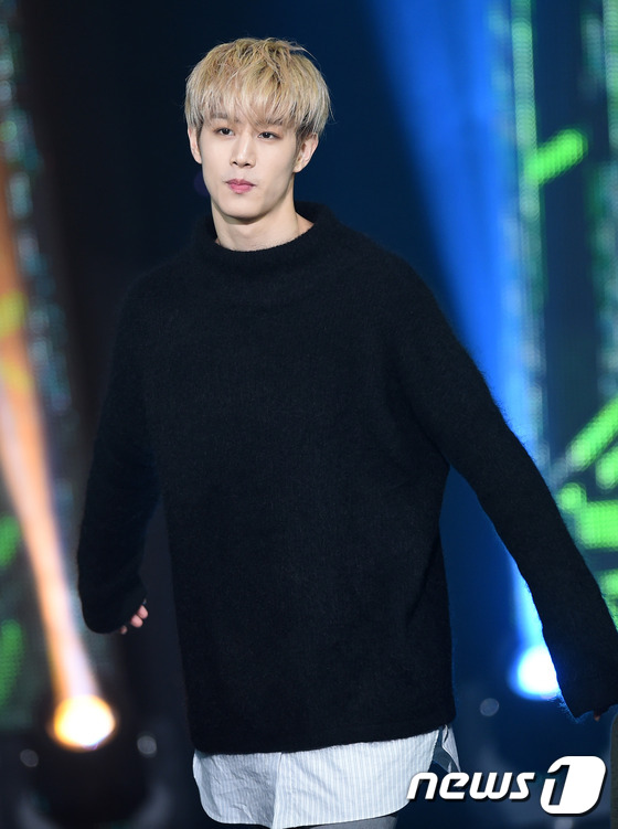 got7夺得《The Show》第一位 BamBam多变表情显呆萌【组图】