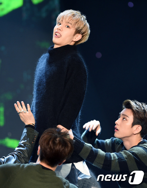got7夺得《The Show》第一位 BamBam多变表情显呆萌【组图】