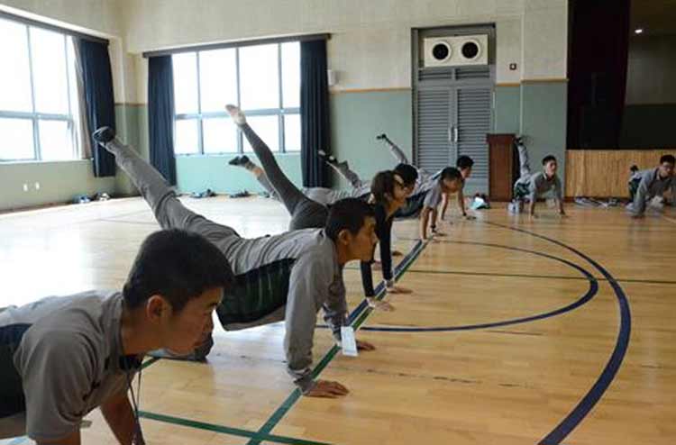 韩国女博士教士兵学跳芭蕾 助减心理压力(组图) 