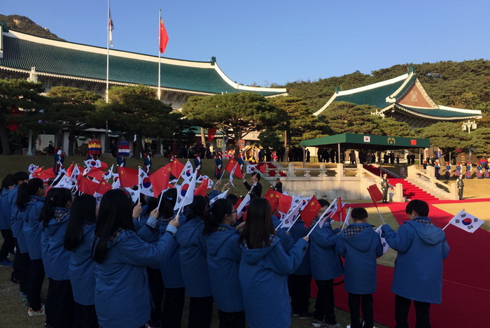 李克强访韩首场活动：传统与现代融合的欢迎仪式