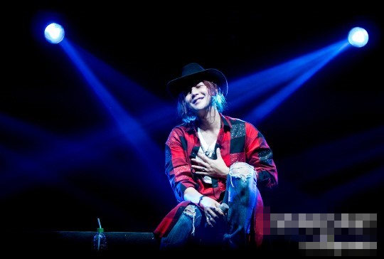 张根硕上海演唱会幕后花絮曝光 魔性魅力无法挡【组图】