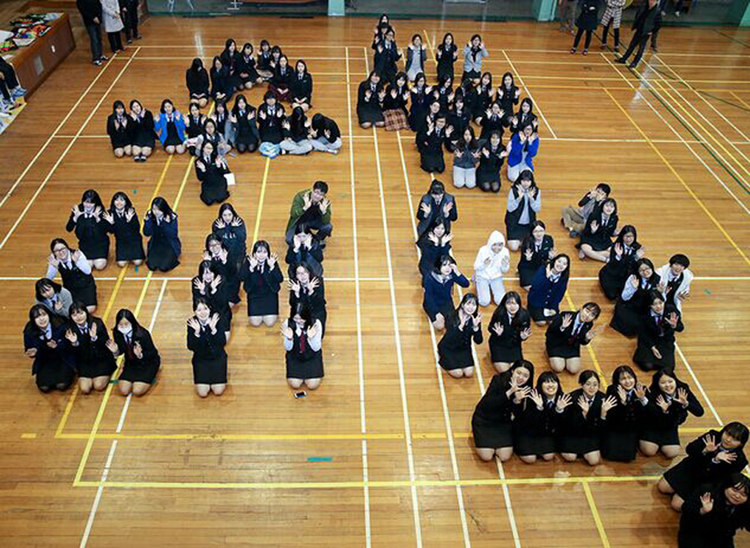 韩国高考即将拉开帷幕 学弟学妹为前辈祝福祈愿(组图)