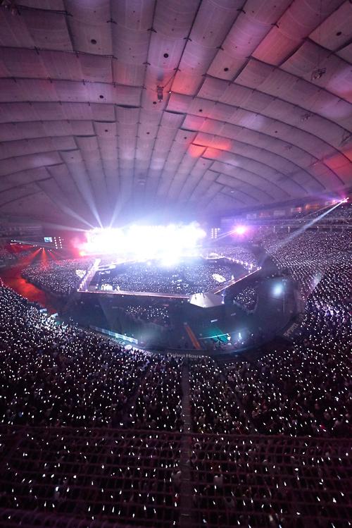 EXO东京小巨蛋热力开唱 吸引14.5万歌迷到场【组图】
