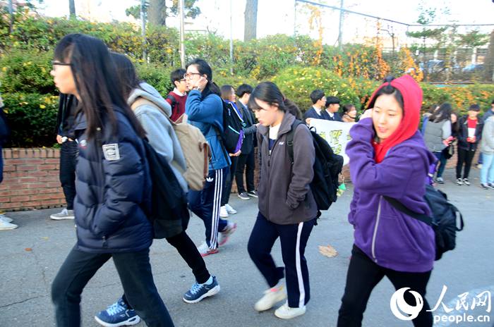 韩国高考考生家长众生相【组图】