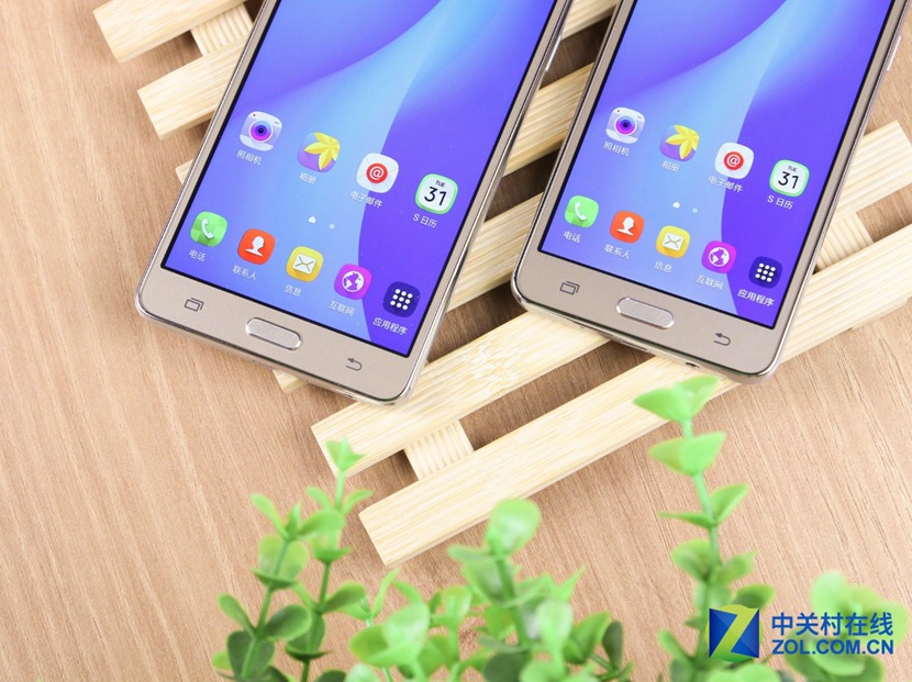 唯美的设计 三星Galaxy On5&On7图赏（组图）