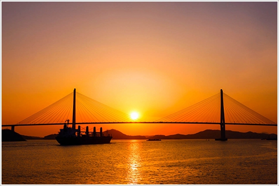 夕阳下的木浦大桥（图片来自韩国旅游发展局）
