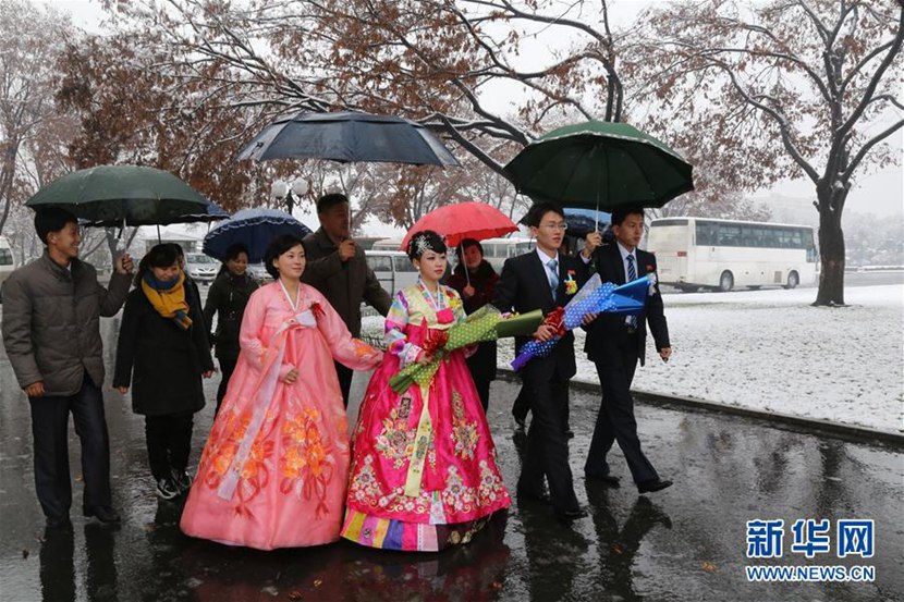 平壤迎来今冬初雪（高清组图）