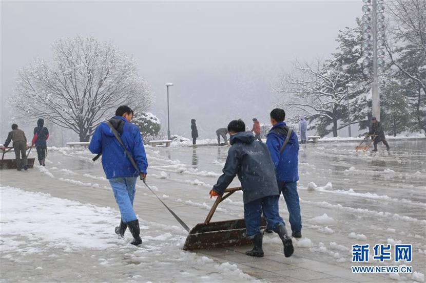 平壤迎来今冬初雪（高清组图）