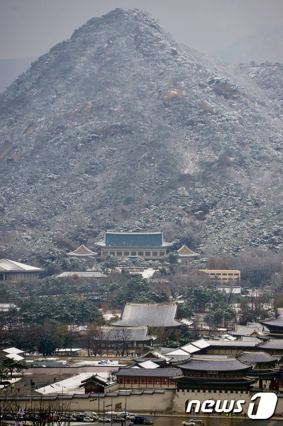 首尔普降大雪 韩国多地发布大雪警报【组图】