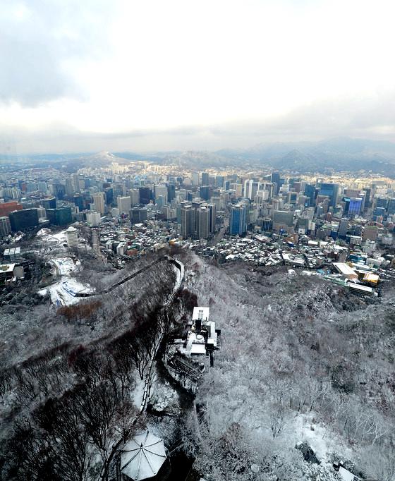 2015年首尔第一场大雪 比往年来得晚一些【组图】