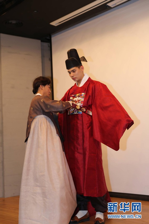 韩服文化展在京开幕 旨在推广正统韩服文化（组图）