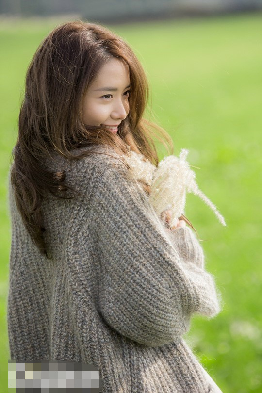 少女时代允儿广告花絮照曝光 清纯空灵美如画【组图】