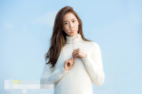 少女时代允儿广告花絮照曝光 清纯空灵美如画【组图】