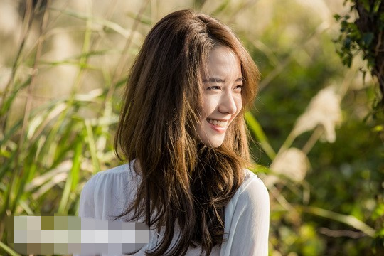 少女时代允儿广告花絮照曝光 清纯空灵美如画【组图】