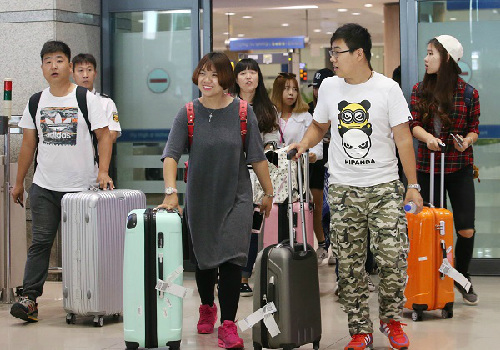 韩国商场使出浑身解数迎中国游客：出示护照可打折