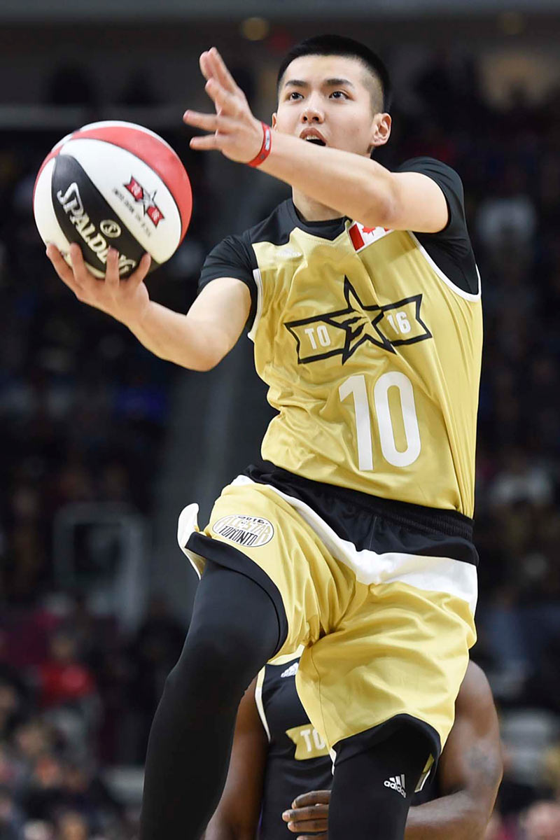 吴亦凡NBA名人赛首秀 搭档麦蒂贡献六分【组图】