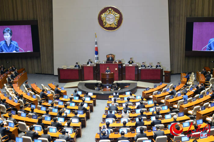 2月16日，韩国总统朴槿惠就朝核问题在韩国国会发表施政演说。 张悦 摄