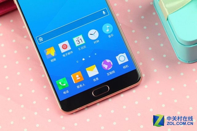 突破性外观设计 粉色三星Galaxy A9图赏【组图】