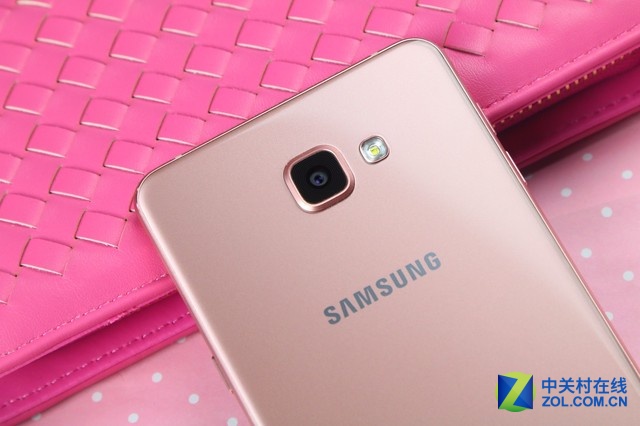 突破性外观设计 粉色三星Galaxy A9图赏【组图】