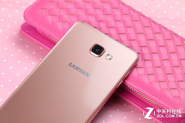 突破性外观设计 粉色三星Galaxy A9图赏【组图】