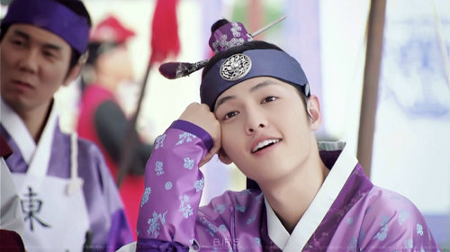 《太阳的后裔》宋仲基全方位解析 欧巴撩妹技