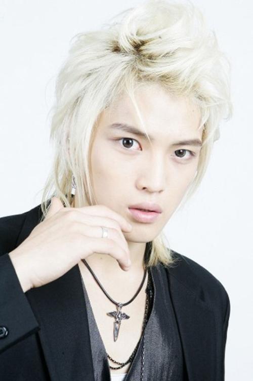 bigbang权志龙吴亦凡EXO金希澈 盘点hold住银发的中韩明星【组图】