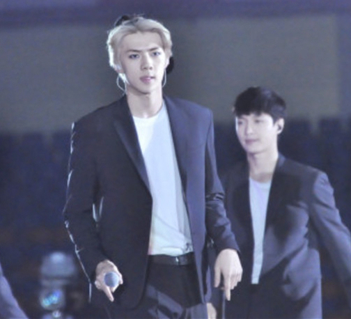 bigbang权志龙吴亦凡EXO金希澈 盘点hold住银发的中韩明星【组图】