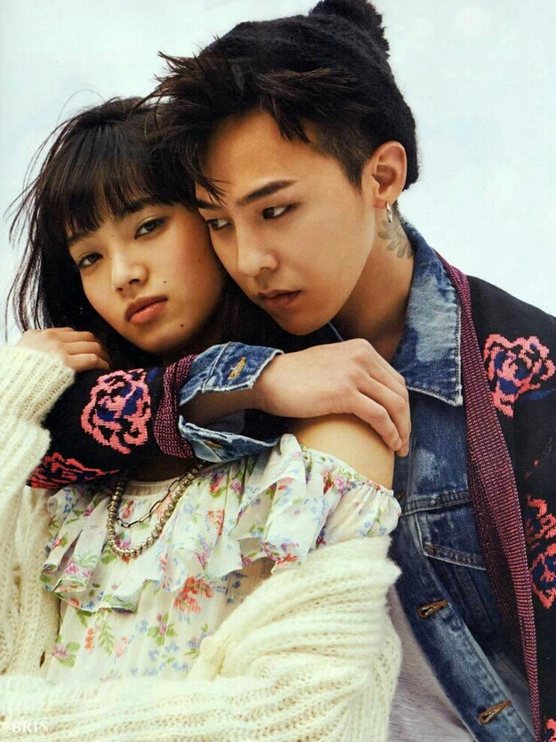 Bigbang权志龙与小松菜奈合拍写真 背后拥抱似亲密情侣【组图】