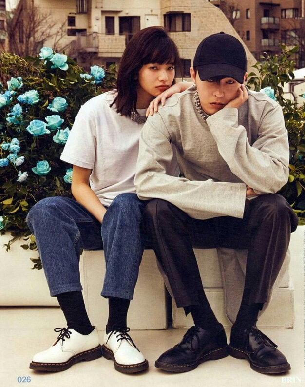 Bigbang权志龙与小松菜奈合拍写真 背后拥抱似亲密情侣【组图】