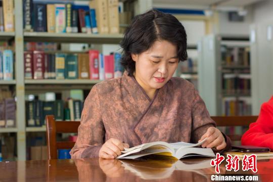 “韩国大妈”相夫教子25年后留学三峡学汉语