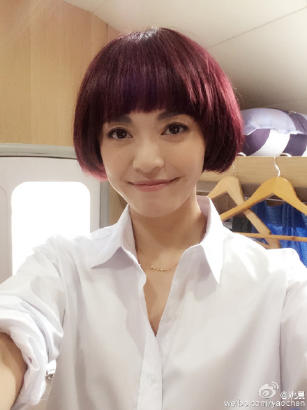 宋慧乔竟把白衬衫穿得这么美 女星都爱春日必备白衬衫【组图】