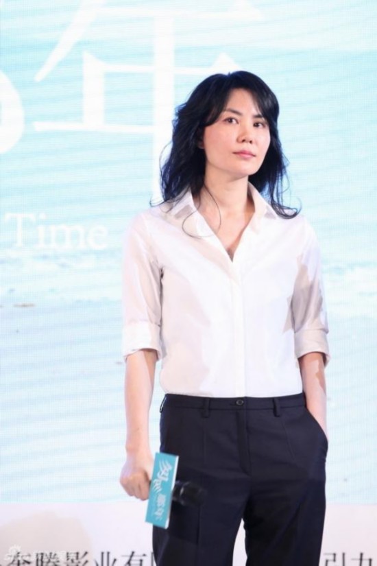 宋慧乔竟把白衬衫穿得这么美 女星都爱春日必备白衬衫【组图】