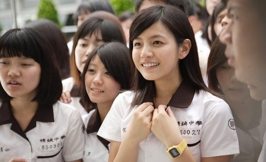 宋慧乔朴信惠全智贤杨幂范冰冰 中韩女星清纯校园照盘点【组图】