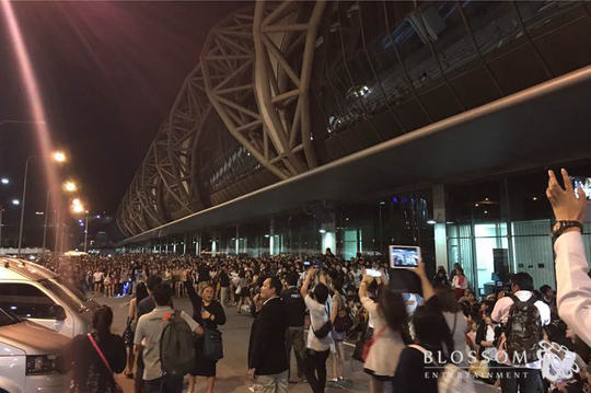 宋仲基泰国粉丝见面会 粉丝人山人海现场爆满【组图】