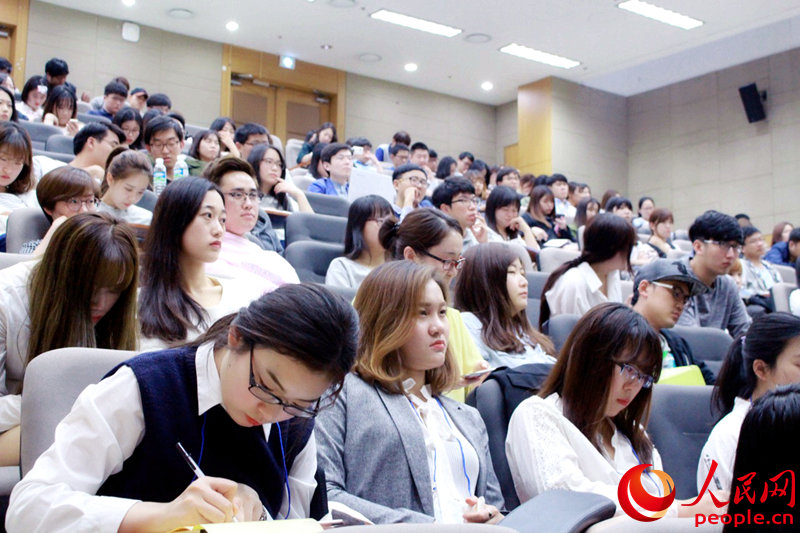 第一届在韩青年未来职业论坛成功举办

莘莘学子共讨未来之路