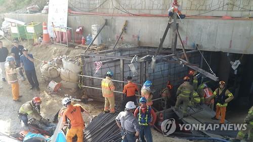 韩国南杨州地铁施工现场发生崩塌 已造成4死10伤【组图】