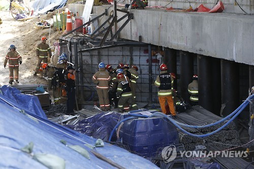 韩国南杨州地铁施工现场发生崩塌 已造成4死10伤【组图】