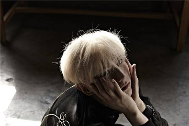 bigbang权志龙EXO灿烈世勋 韩男团中的银发美少年盘点【组图】