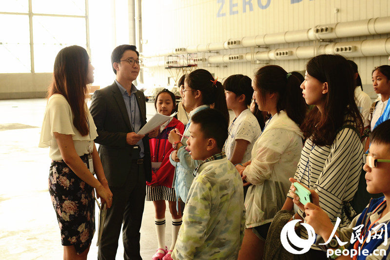 云南省青少年交流团参观大韩航空 探索飞机背后的故事