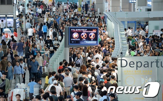 仁川机场迎来夏季客流高峰 客流量同比增加26.5%【组图】