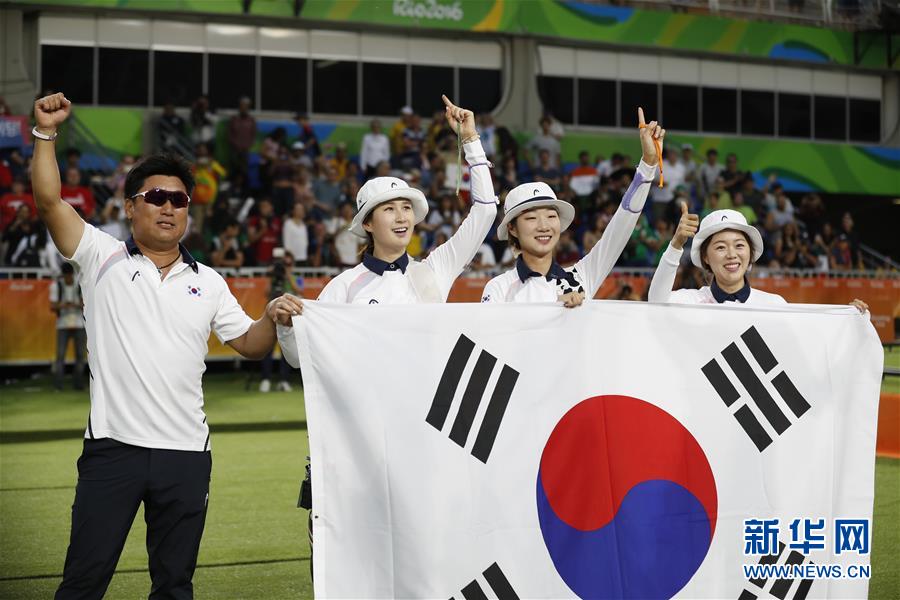 8月7日，韩国队夺冠后庆祝。