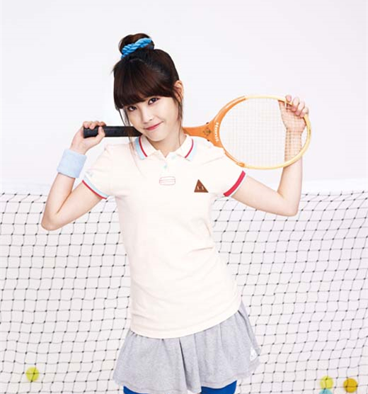 IU网球装，可爱又活泼！