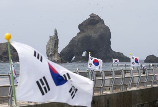 时隔三年 韩国朝野议员“8·15”组团登独岛