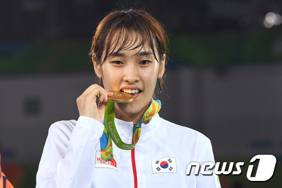【里约奥运】跆拳道女子49公斤级决赛：韩国选手夺冠