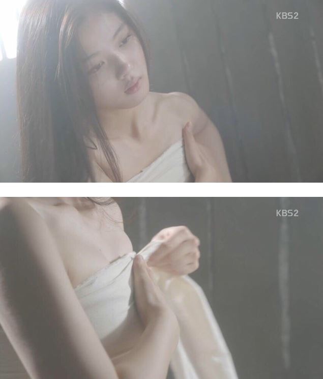 《云画的月光》17岁金裕贞被指拍过度裸露戏 遭观众抗议 【组图】